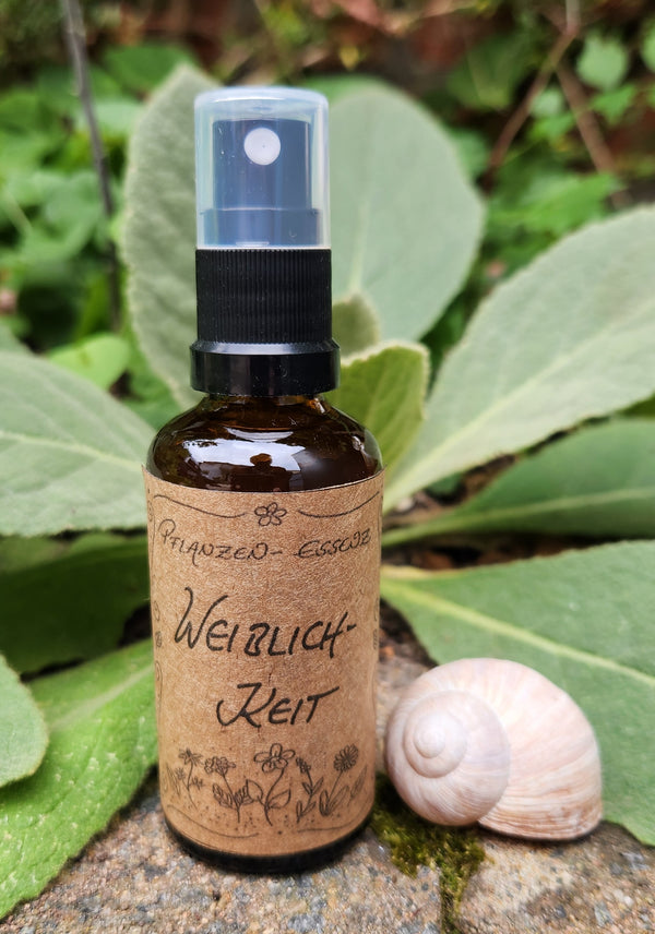 Pflanzenessenz "Weiblichkeit" / Auraspray / Pflanzengeist / Kräutermagie